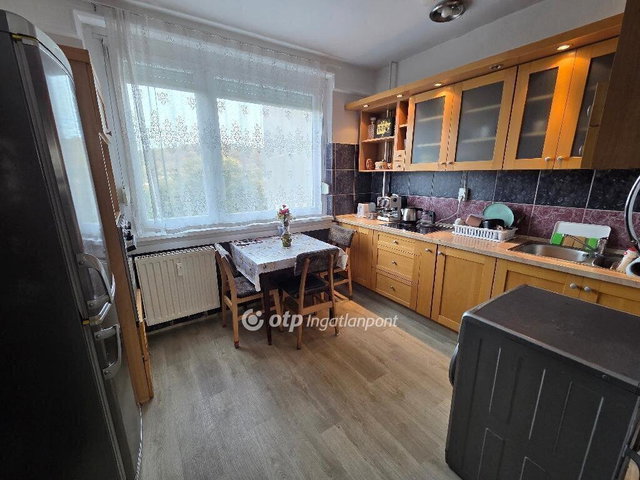 Eladó panellakás, Miskolcon 27.99 M Ft, 2 szobás