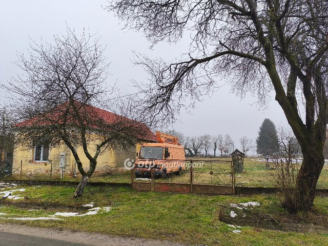 Eladó családi ház, Vízváron 10 M Ft, 2 szobás