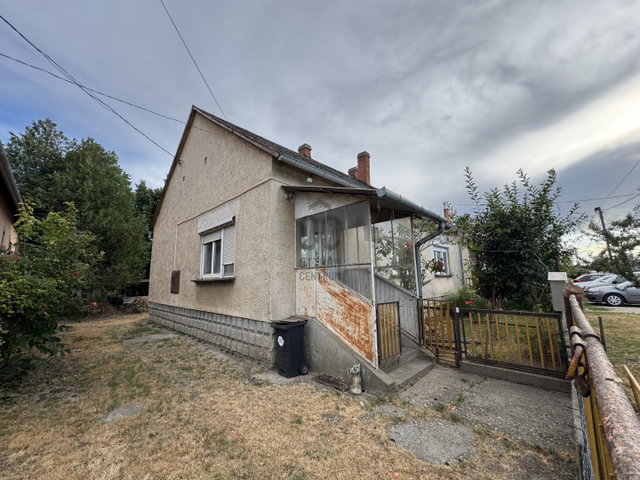 Eladó családi ház, Ácson 49 M Ft, 3 szobás