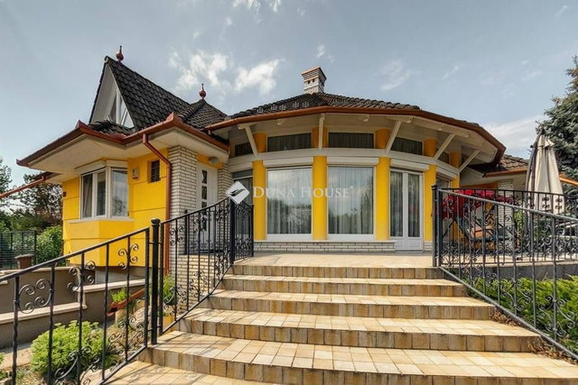 Eladó családi ház, Kecskeméten 224.9 M Ft, 5 szobás
