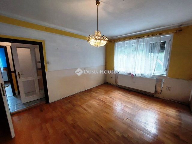 Eladó téglalakás, Sopronban 45 M Ft, 2 szobás