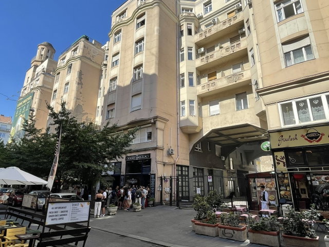 Eladó téglalakás, Budapesten, VII. kerületben, Károly körúton
