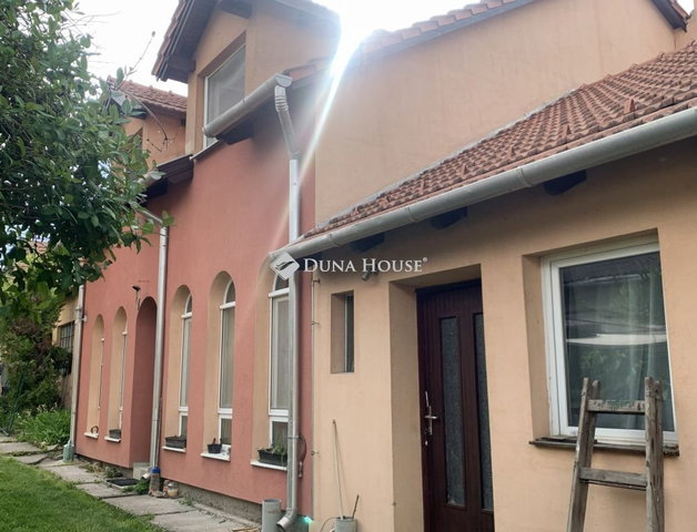 Eladó családi ház, Székesfehérvárott 82 M Ft, 3 szobás