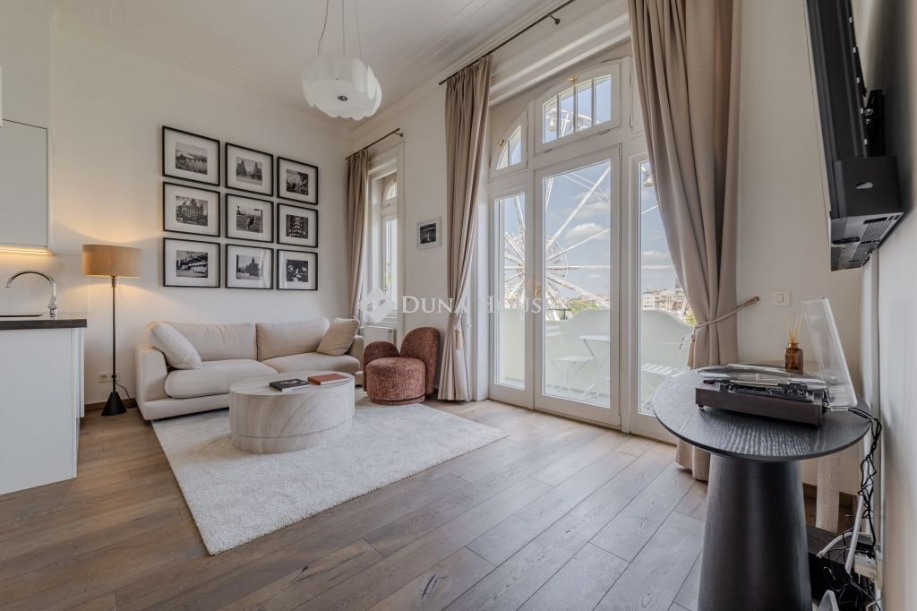 3 bed · 71m² · 836.970 ft