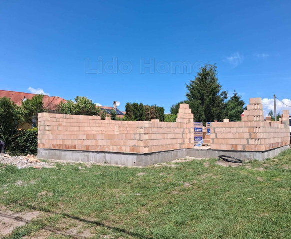 Eladó családi ház, Balatonszabadiban 93 M Ft, 4 szobás