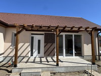 Eladó téglalakás