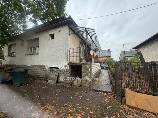 Eladó családi ház, Ongán 26.5 M Ft, 3 szobás