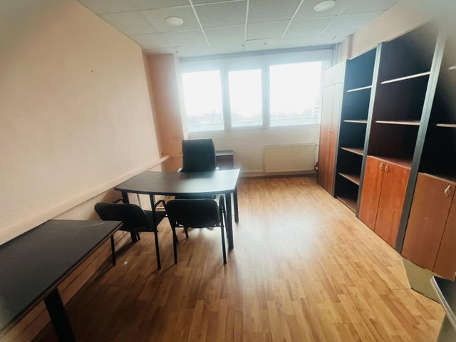 Kiadó iroda, Tatabányán 85 E Ft / hó, 1 szobás