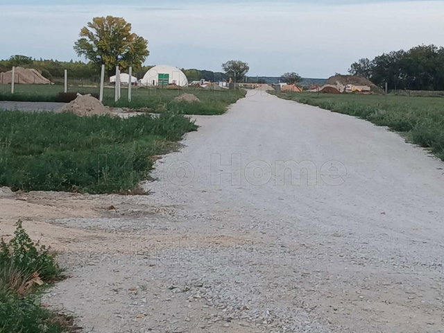 Kiadó ipari ingatlan, Vámosszabadin 360 E Ft / hó
