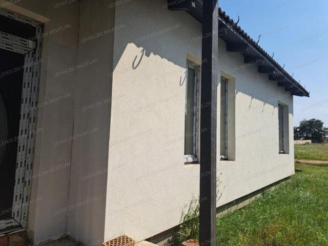 Eladó ikerház, Nyíregyházán 79.99 M Ft, 4 szobás