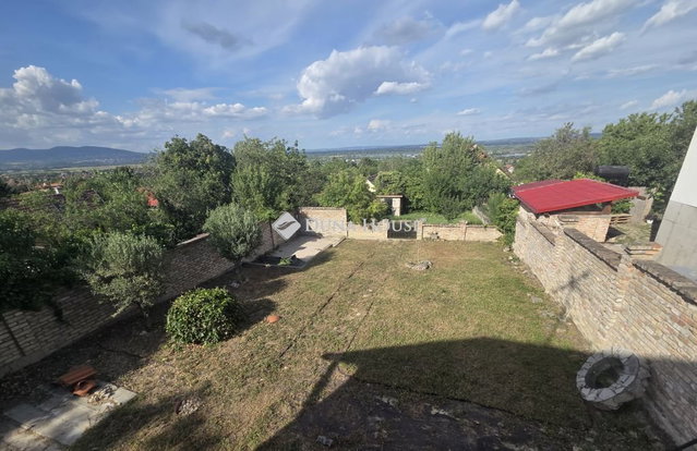 Eladó családi ház, Budakalászon, Gyümölcs utcában 145 M Ft