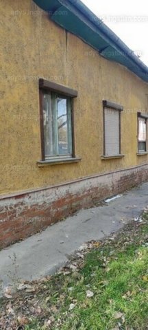 Eladó családi ház, Szolnokon 29.9 M Ft, 2 szobás