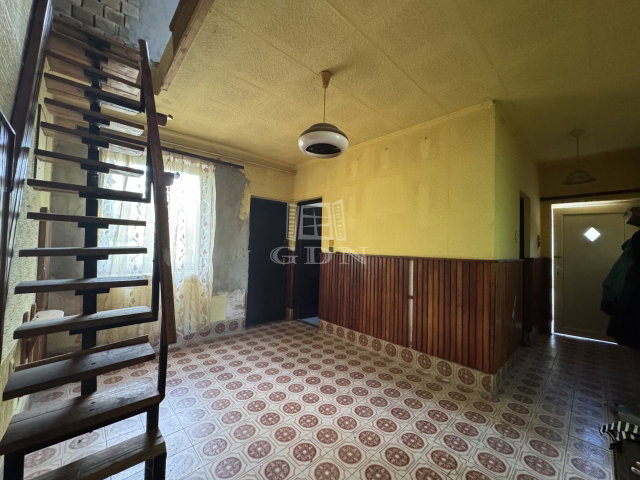 Eladó családi ház, Velencén 69.5 M Ft, 2 szobás