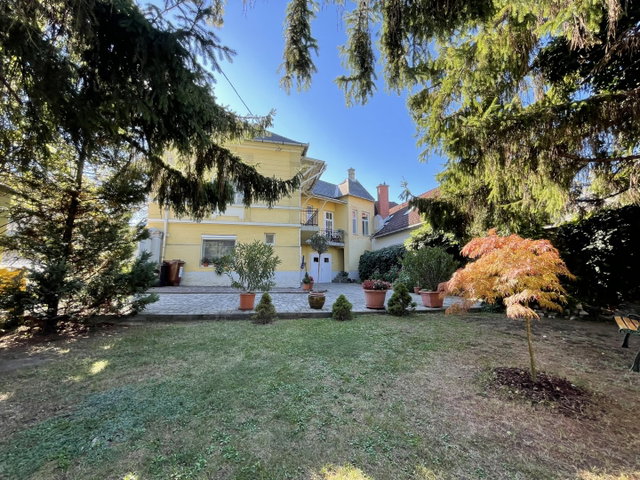 Eladó családi ház, Veszprémben, Kiskőrösi utcában 169.5 M Ft