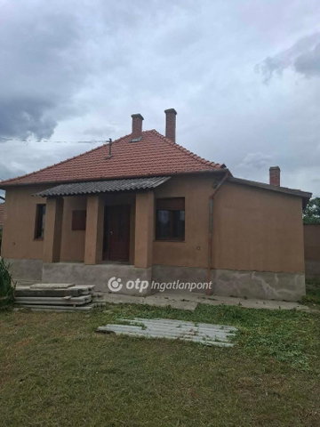 Eladó családi ház, Jászkisérén 9.5 M Ft, 2 szobás