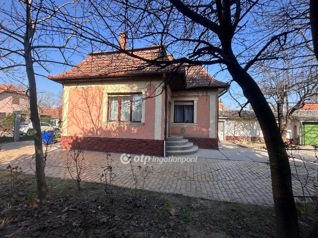 3 bed · 90m² · 450.000 ft