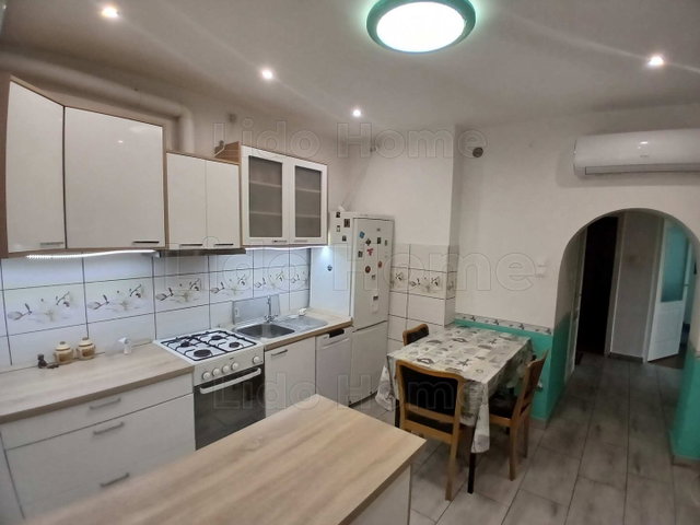 Eladó téglalakás, Kaposváron 42 M Ft, 1+2 szobás