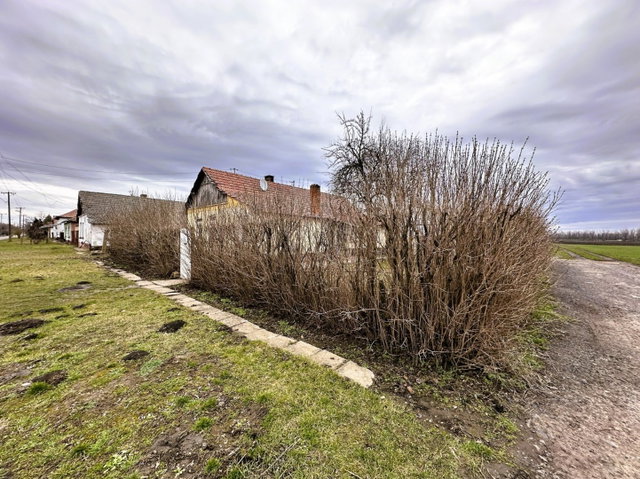 Eladó családi ház, Magyarbánhegyesen 3.9 M Ft, 2 szobás