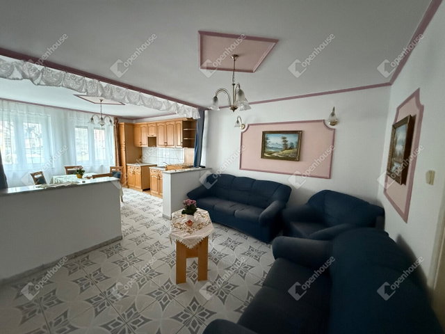 Eladó családi ház, Bükön 77.5 M Ft, 7 szobás