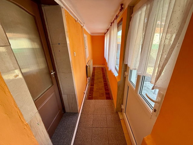 Eladó családi ház, Móron 29.9 M Ft, 2 szobás