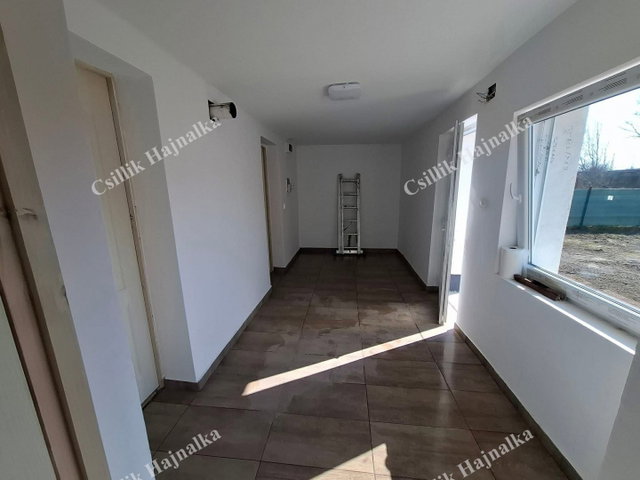 Eladó családi ház, Szolnokon 25.9 M Ft, 2 szobás