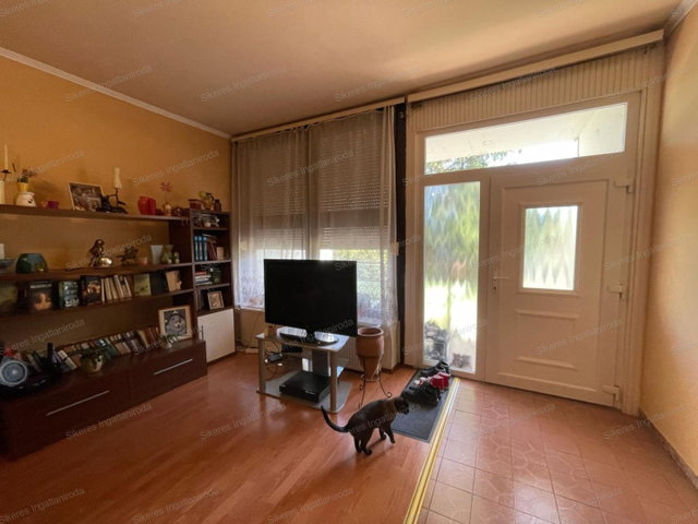 Eladó családi ház, Ácson 64.999 M Ft, 5 szobás