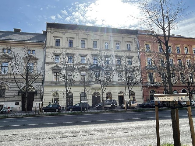 Eladó ipari ingatlan, Budapesten, VI. kerületben, Andrássy úton