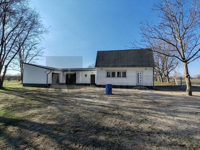 Eladó családi ház, Szatymazon 71.5 M Ft, 4 szobás