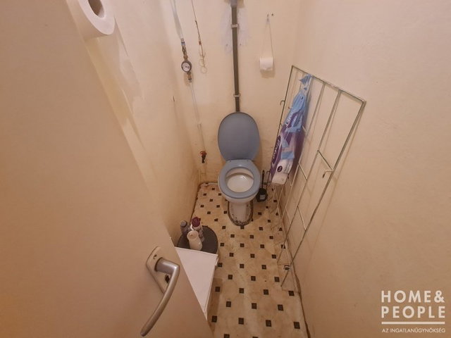 Eladó garázs, Hódmezővásárhelyen 13.2 M Ft