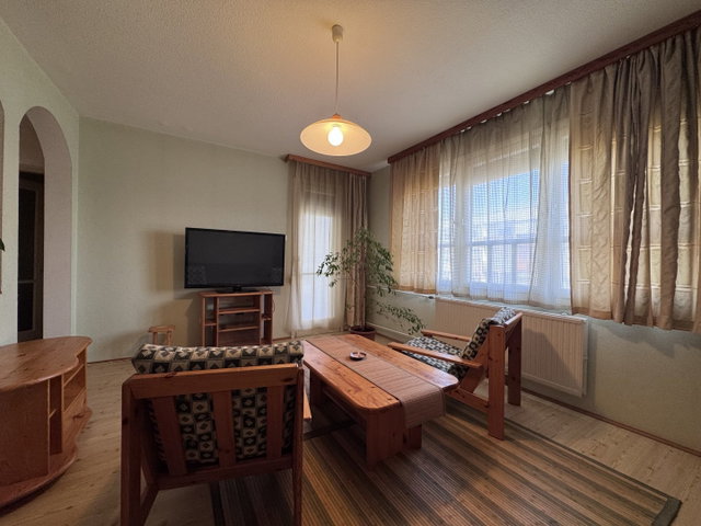Eladó téglalakás, Balatonalmádiban 49.9 M Ft, 1+2 szobás