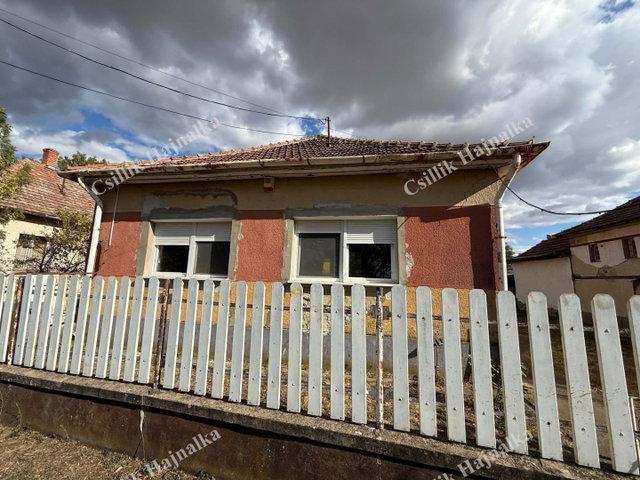 Eladó családi ház, Jászkisérén 12.8 M Ft, 2+1 szobás