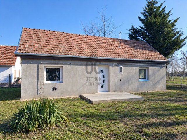 Eladó családi ház, Tápiószelén 23 M Ft, 2 szobás