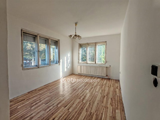 Eladó családi ház, Zsámbékon 59.99 M Ft, 5 szobás