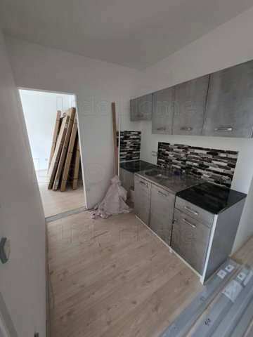 Eladó üzlethelyiség, Balatonlelleén 35.5 M Ft, 1 szobás
