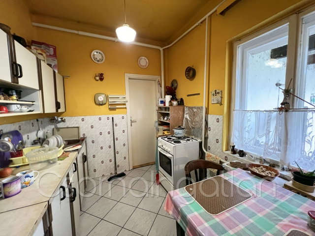 Eladó családi ház, Csornán 39.99 M Ft, 2 szobás