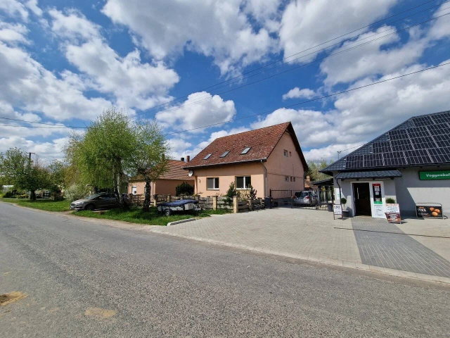 Eladó családi ház, Miháldon 32.663 M Ft, 7 szobás