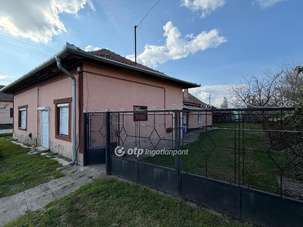 4 bed · 105m² · 8.900.000 ft