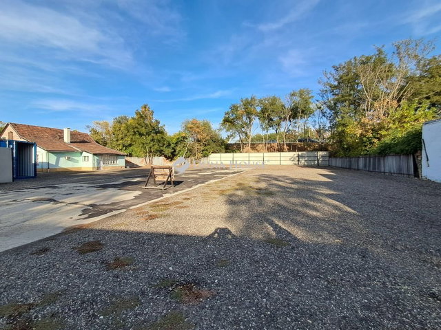 Eladó ipari ingatlan, Szolnokon, Thököly úton 45 M Ft