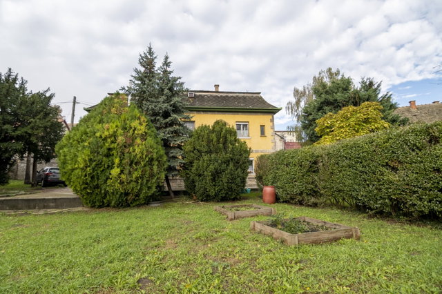 Eladó családi ház, Sóskúton 89.9 M Ft, 4 szobás
