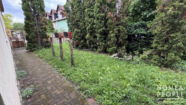 Eladó családi ház, Szegeden 64.5 M Ft, 2 szobás
