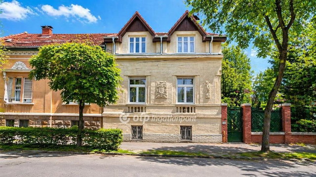 Eladó családi ház, Budapesten, X. kerületben 275 M Ft