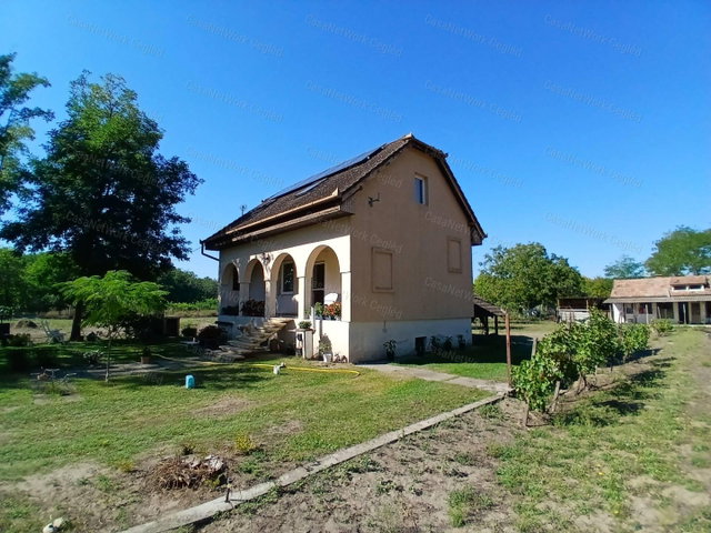 Eladó családi ház, Csemőn 61.9 M Ft, 3 szobás