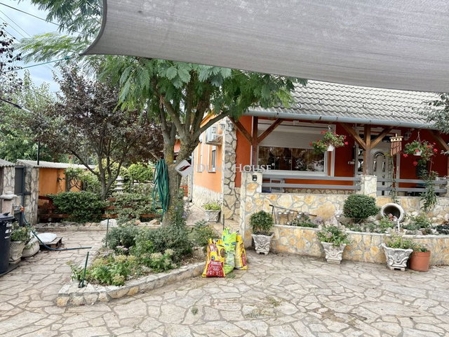 Eladó családi ház, Pilisen, Bem utcában 249.9 M Ft, 6 szobás