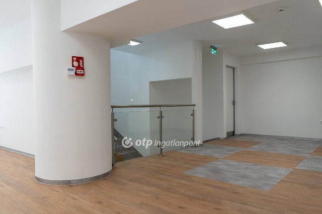 Eladó iroda, Debrecenben 750 M Ft / költözzbe.hu