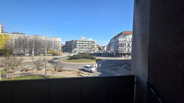 Eladó téglalakás, Szombathelyen 30 M Ft, 2 szobás