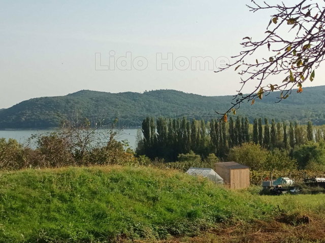 Eladó mezogazdasagi ingatlan, Fehérvárcsurgón 36 M Ft
