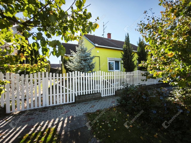 Eladó családi ház, Makón 65 M Ft, 5 szobás