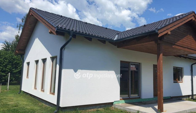 Eladó ikerház, Balatonmáriafürdőn 45 M Ft, 1+2 szobás