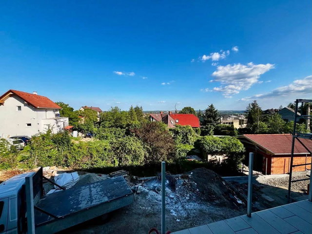 Eladó téglalakás, Pécsett 119.9 M Ft, 4 szobás