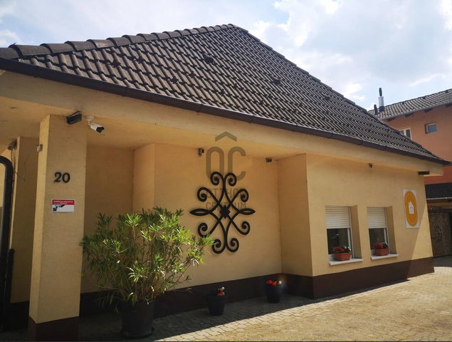 Eladó családi ház, Siófokon 290 M Ft, 11 szobás